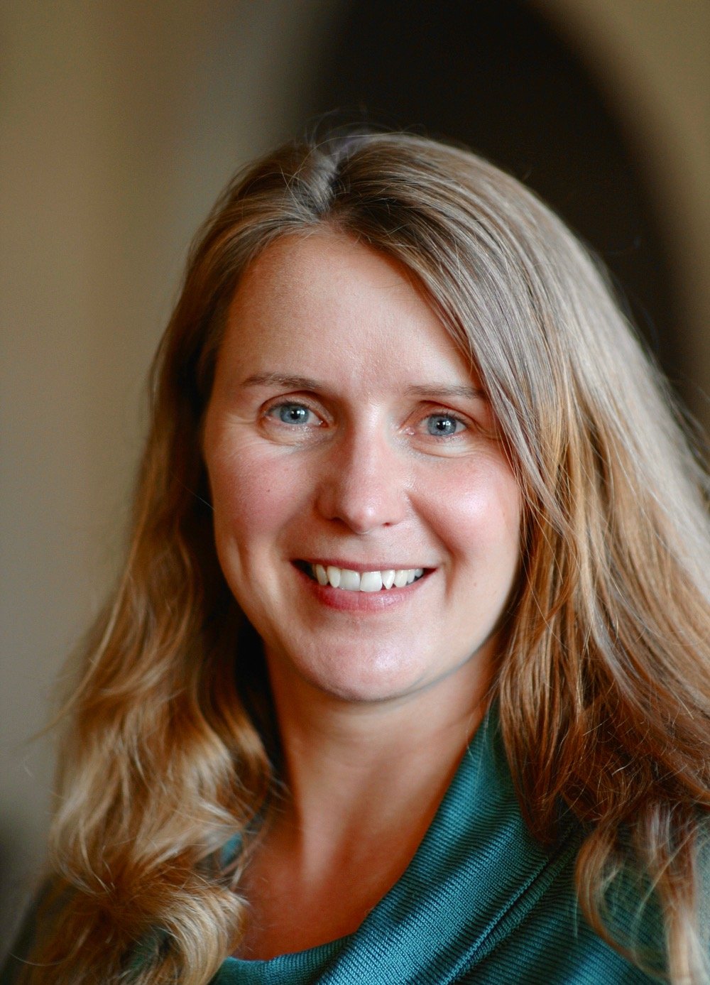 About ingrid linn head shot